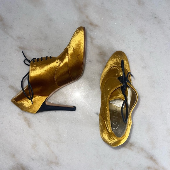 Chanel Velvet Gold Mustard Lace Up Oxford Heel Pump - Picture 9 of 17